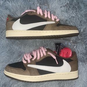 Travis Scott Jordan 1 Low Mocha